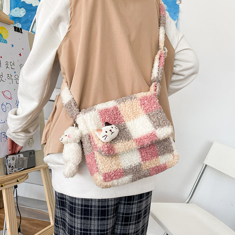 Schultertasche im Japanese College Style – Lammwolle & Karo-Muster mit Katzen-Motiv